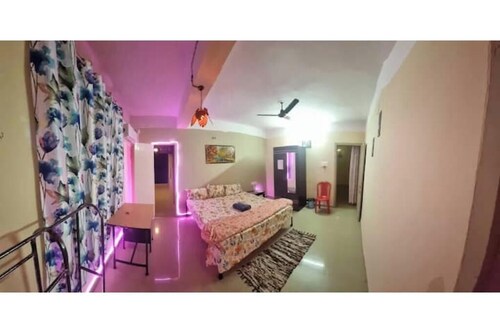 Delight~ AC Room with attach Bathroom & Balcony