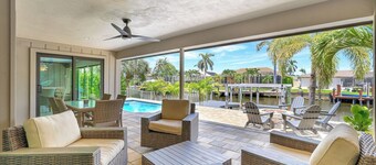 Marco Island Time 3B/3B Dockside living with LIFT AVAILABLE 5 STARS!