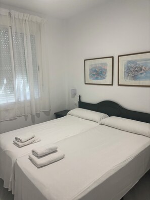 Apartment, 2 Bedrooms | Iron/ironing board - ISLANTUR IPANEMA (Isla Cristina)