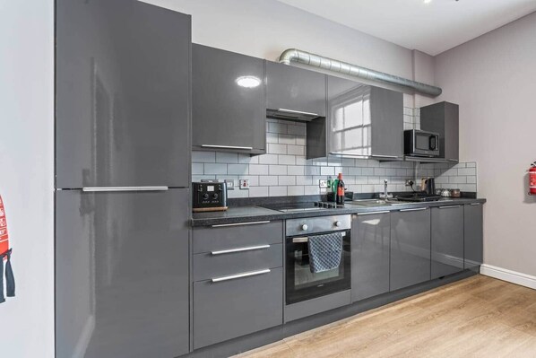 Fridge, microwave, oven, stovetop