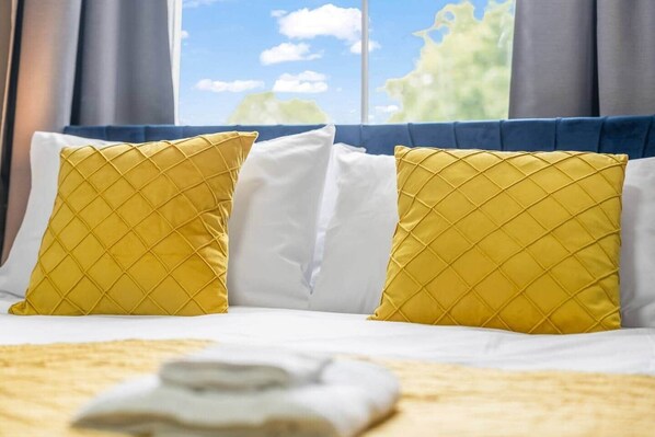 3 bedrooms, iron/ironing board, free WiFi, bed sheets