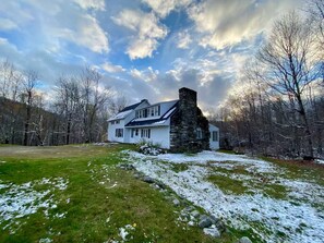Unclassified image, 2 of 37, button - Killington Mountain Farmhouse-5 min to Skiing (Underhill)