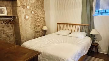 1 bedroom, WiFi, bed sheets