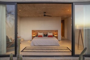 2 bedrooms, iron/ironing board, internet, bed sheets