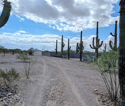 Desert Gem on 1 Acre 2bed/1 bath