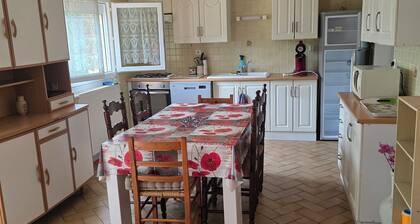 Bord de riviĂšre t3 avec jardin