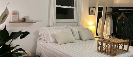 1 chambre, fer et planche à repasser, accès Internet, draps fournis