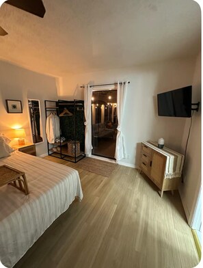 1 chambre, fer et planche à repasser, accès Internet, draps fournis