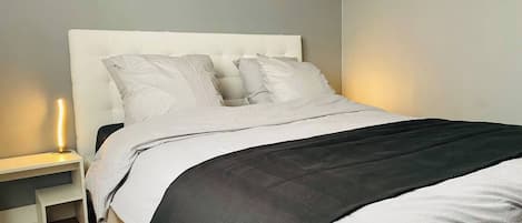 1 chambre, fer et planche à repasser, Wi-Fi, draps fournis