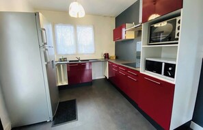 Een magnetron, een oven, een kookplaat