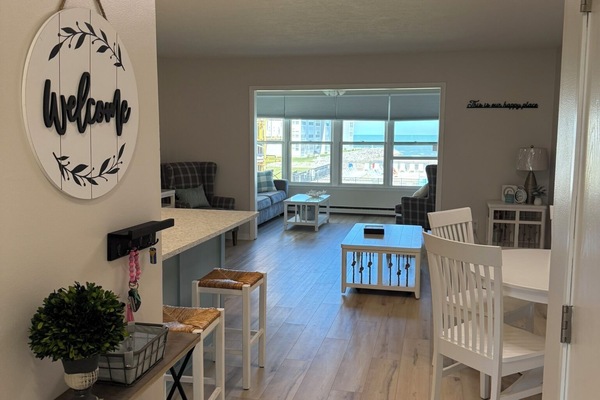 Welcome to our Lakeshore Condo!