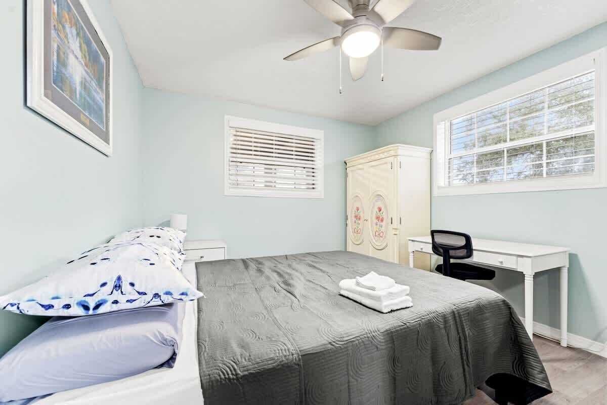 3 chambres, fer et planche à repasser, Wi-Fi gratuit, draps fournis