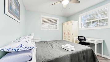 3 chambres, fer et planche Ă repasser, Wi-Fi gratuit, draps fournis