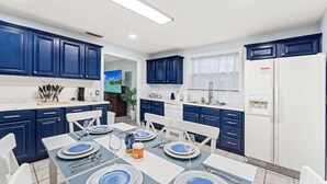 茶具/咖啡用具、冰箱、微波炉、烤箱