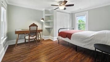 4 Schlafzimmer, Schreibtisch, BĂŒgeleisen/BĂŒgelbrett, Reisekinderbett