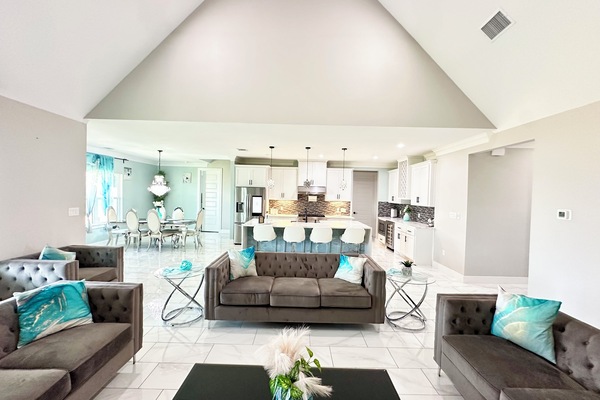 House, 5 Bedrooms, Park View | Living area | 65-inch Smart TV with digital channels