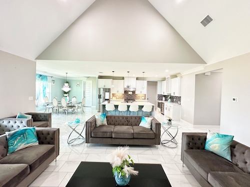 5 bedroom house near COTA AUS