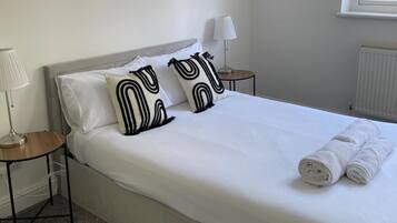 2 kamar tidur, Wi-Fi gratis, dan seprai linen