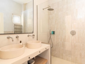 3 bedrooms - Apartamento Superior de Tres Dormitorios (Barcelona)