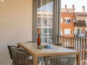 Unclassified image, 5 of 25, button - Apto Superior de Tres Habitaciones con Terraza (Barcelona)