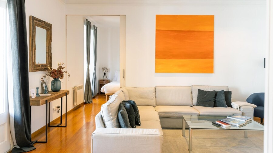 Apartamento de Tres Habitaciones con Terraza 21B