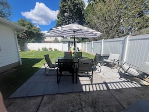 Outdoor dining