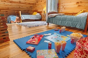 4 bedrooms, iron/ironing board, free WiFi, bed sheets