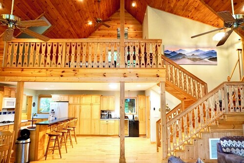 Lakefront Retreat | Big Deck, Espresso & FirePit