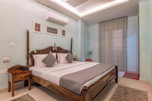 1 bedroom, iron/ironing board, Internet, bed sheets