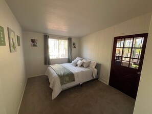 3 chambres, bureau, accès au Wi-Fi (inclus), literie fournie