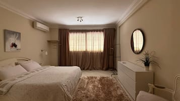 In-room safe, desk, free WiFi, bed sheets