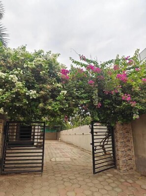 Property grounds - Private farm house with BBQ set up & projector (Moinabad Besides Star Convention)