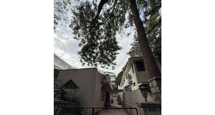 Cozy 1BHK - WFH ready with terrace in Indiranagar