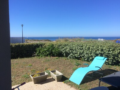 4-person apartment facing wild coast sea Ground floor with private garden 
