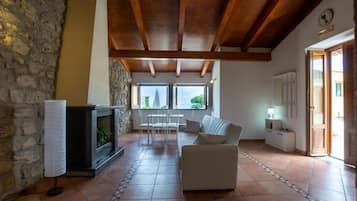 Departamento, vista a la ciudad | Área de sala de estar