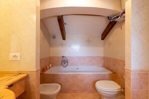 Apartment, City View | Bathroom
