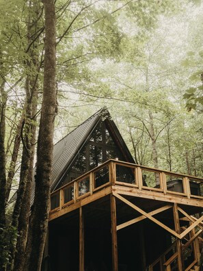 Exterior - Charming 2-bedroom A Frame cabin in Red River Gorge - The Raven (Rogers)