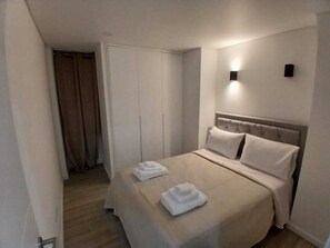 2 sovrum, strykjärn/strykbräda, wi-fi och sängkläder