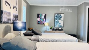 6 bedrooms, iron/ironing board, WiFi, bed sheets