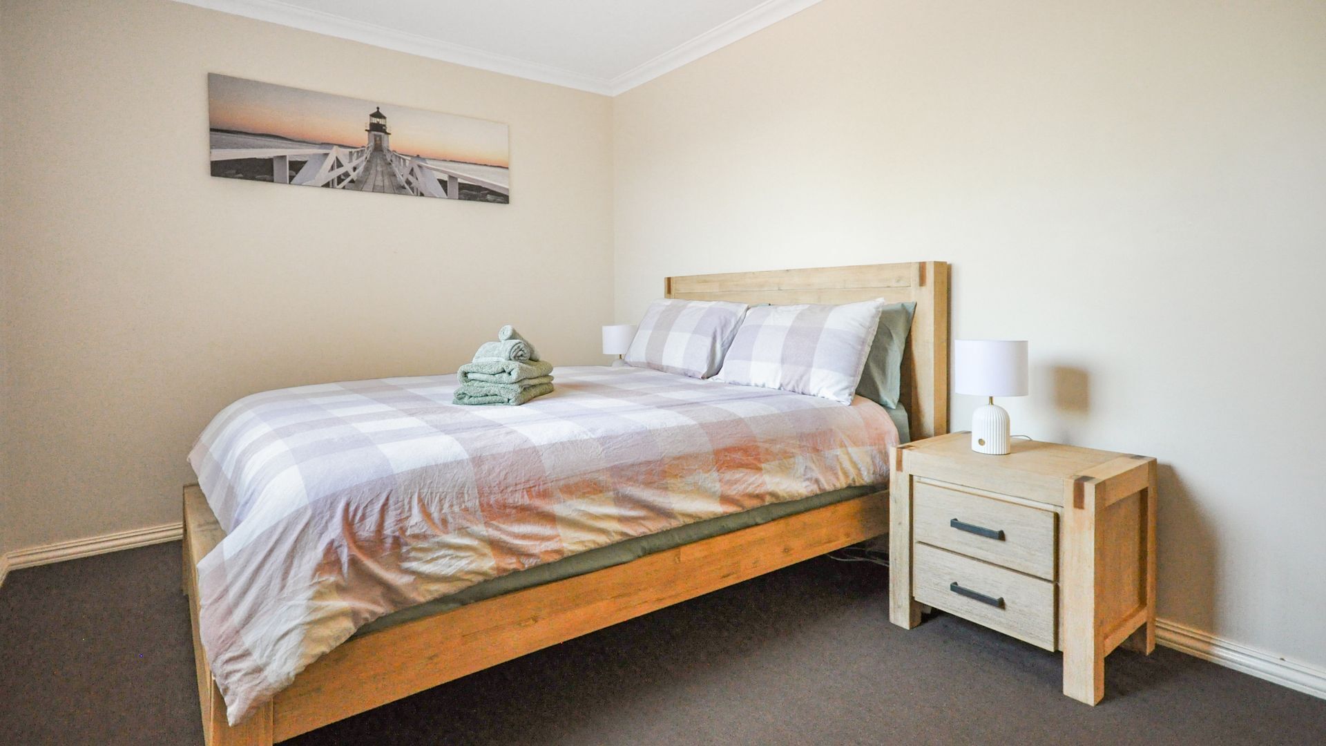 1 camera, ferro/asse da stiro