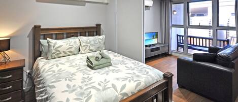 1 chambre, fer et planche Ă repasser