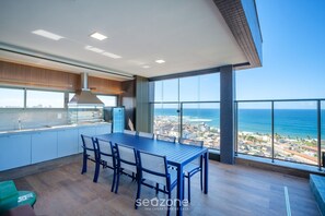 Basic Apartment | Dining
