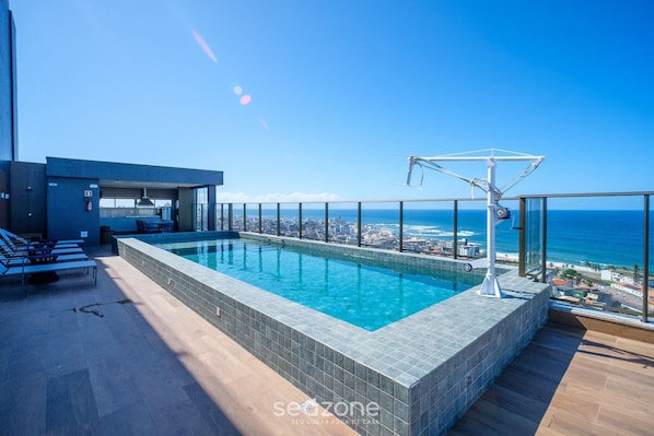 Basic Apartment | Pool