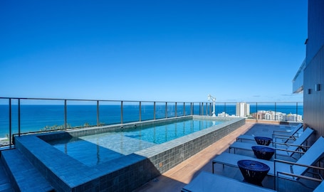 Basic Apartment | Pool. Apartments in a Building With a Pool 800m From the Beach in Salvador - EDF
