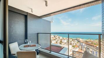 Basic Apartment | Outdoor dining