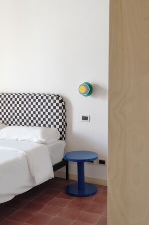 2 عدّة غرف نوم ومكتب وواي فاي مجانًا وملاءات أسرّة