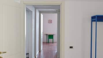 2 bedrooms, desk, free WiFi, bed sheets