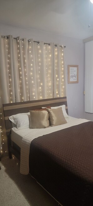 3 soveværelser, strygejern/strygebræt, internetforbindelse, sengetøj