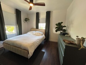 3 chambres, fer et planche à repasser, Wi-Fi, draps fournis