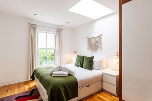 1 bedroom, iron/ironing board, Internet